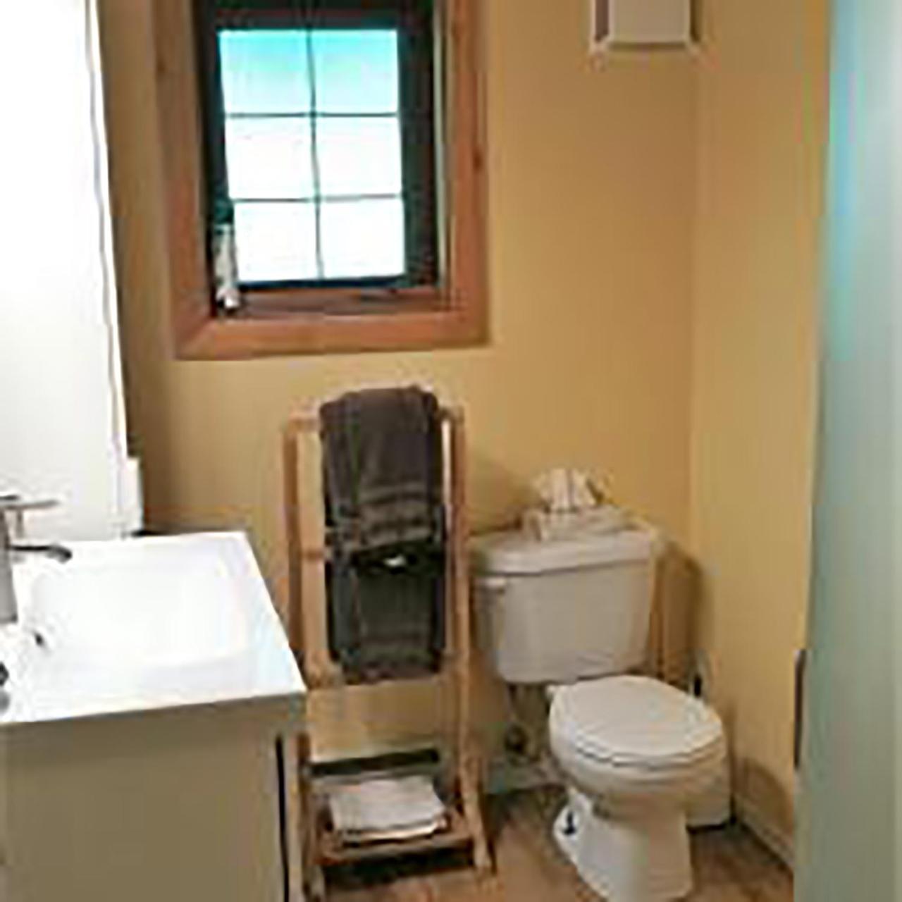 Hotel Wedgwood Manor And Glamping Retreat Crawford Bay Exterior foto